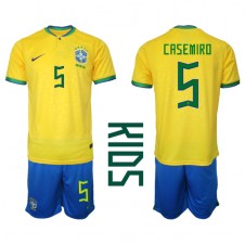 Brasilien Casemiro #5 Hemmaställ Barn VM 2022 Korta ärmar (+ Korta byxor)